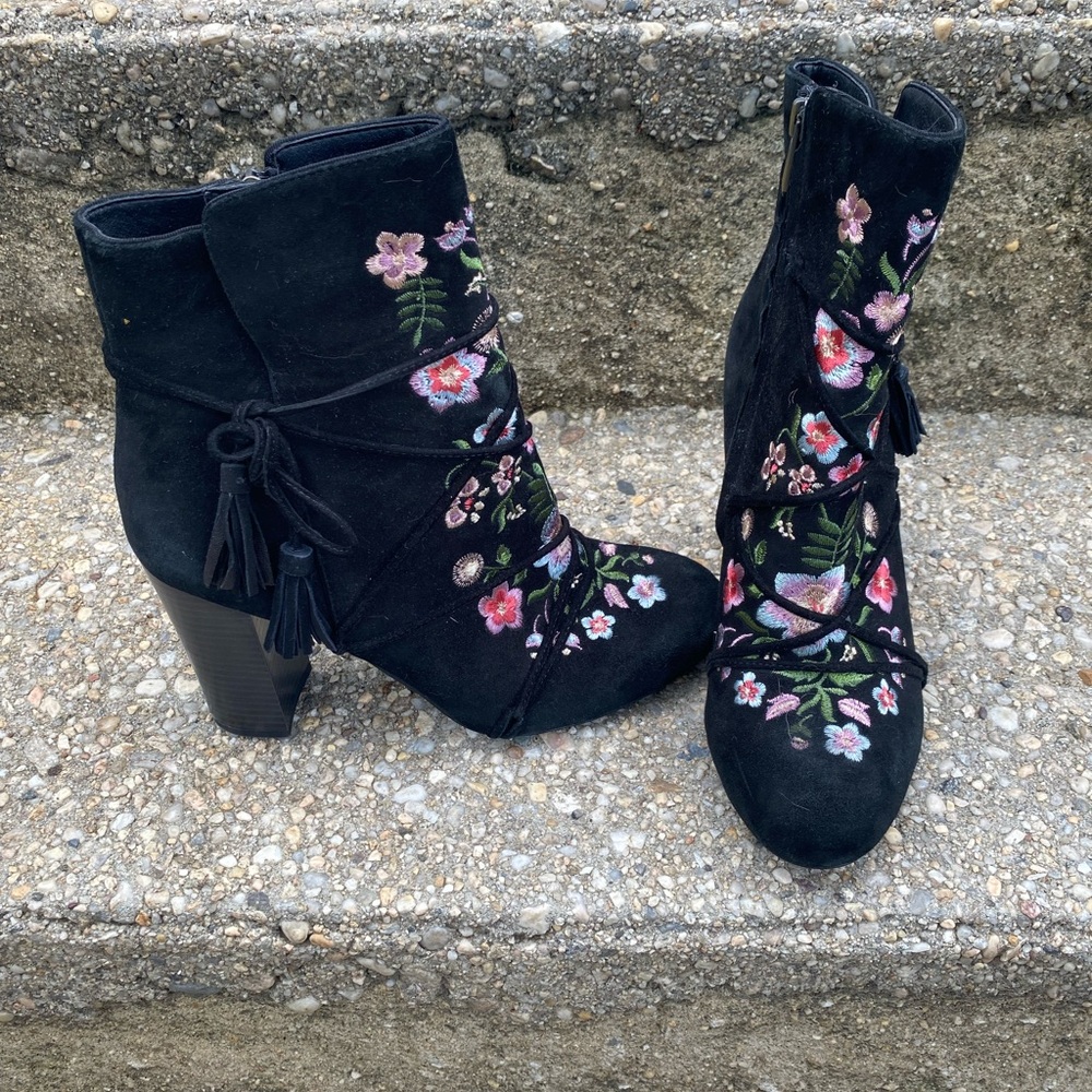 Embroidered Sam Edelman Booties💐 - Picture 2 of 5